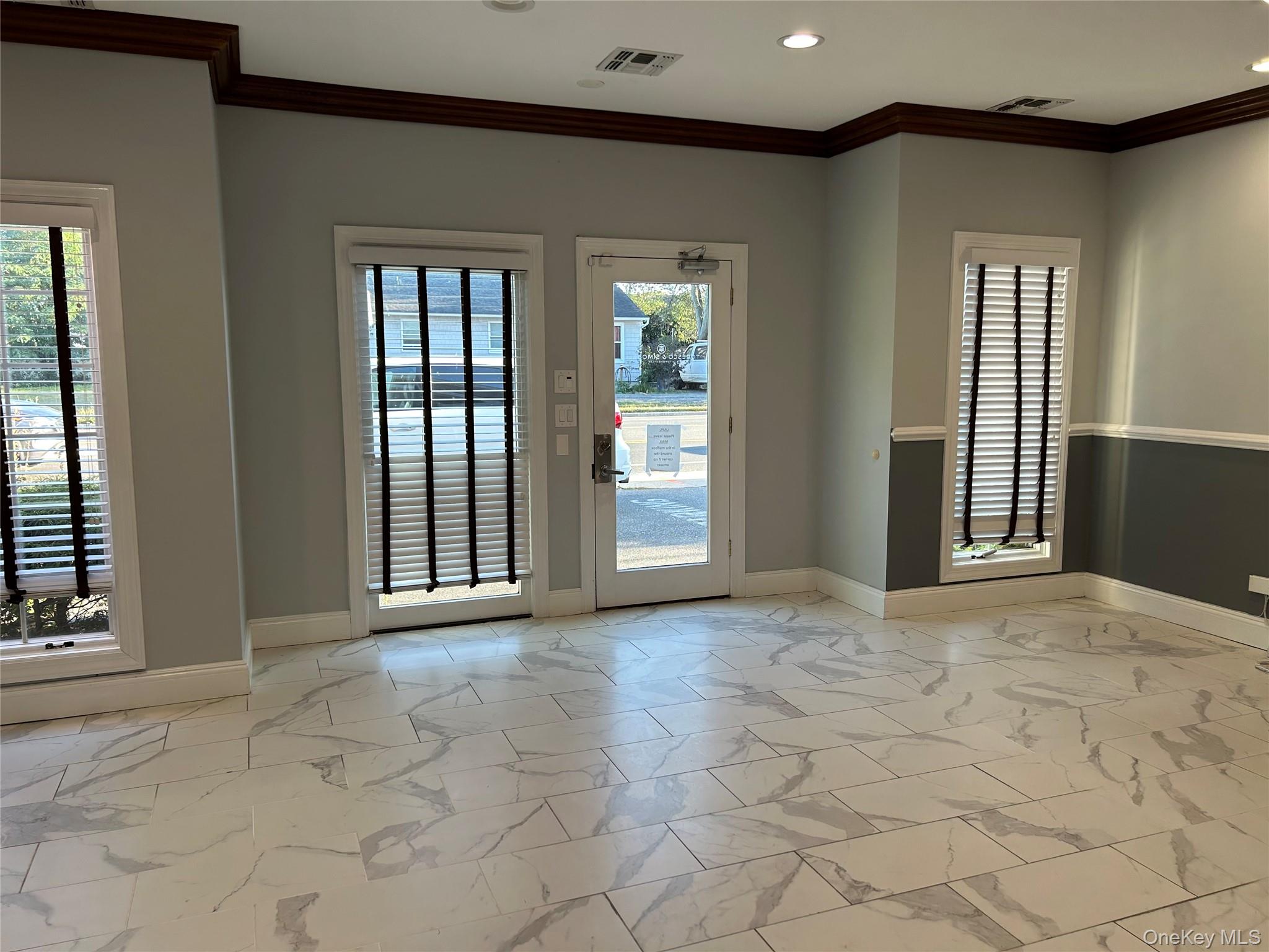 #10 photo, 361 Union Boulevard, West Islip , NY 11795