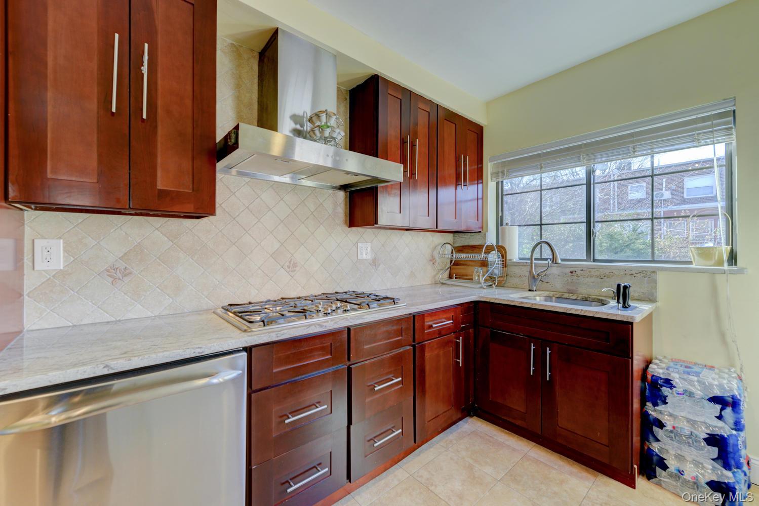 #13 photo, 67-54 Groton Street, Forest Hills , NY 11375