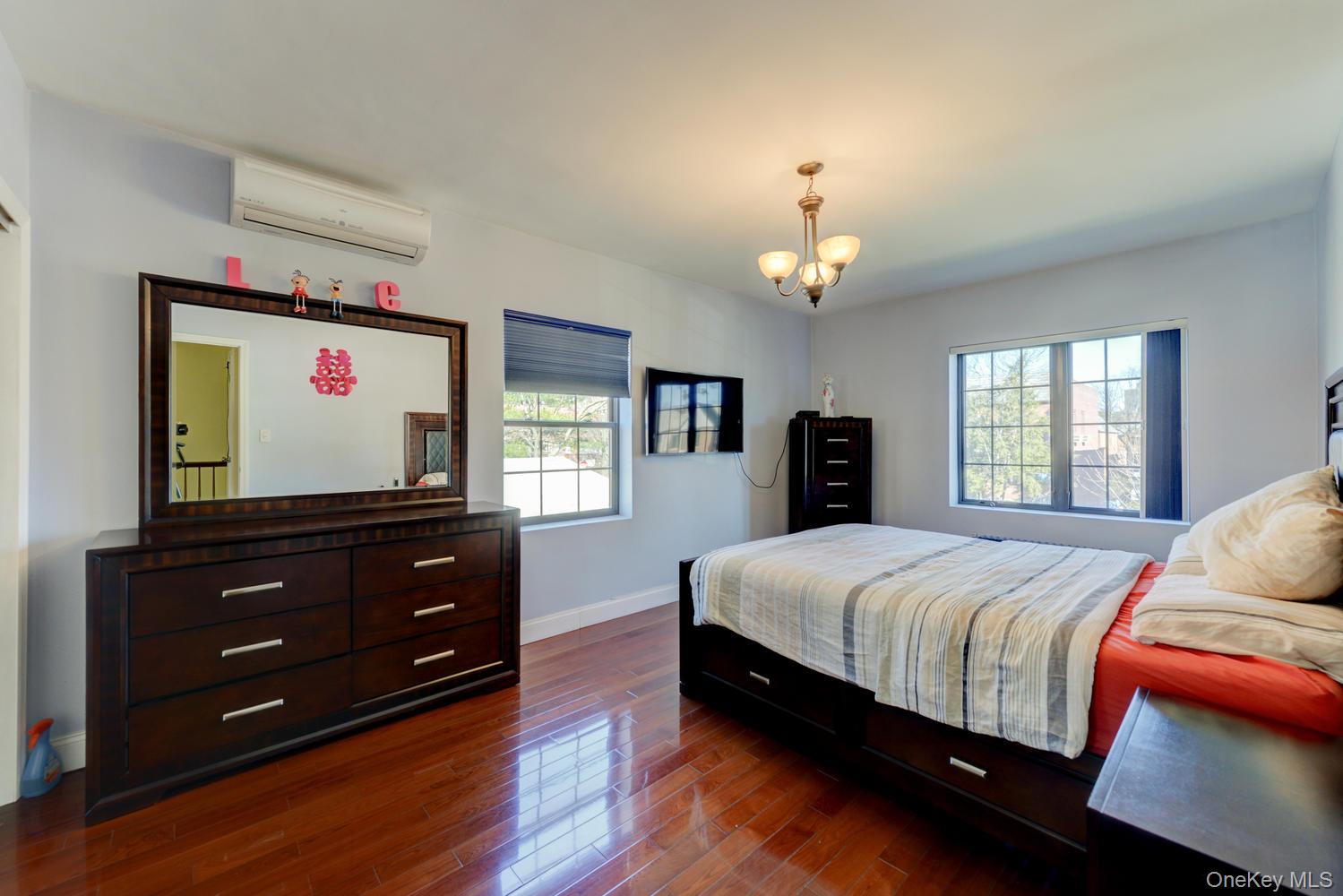 #17 photo, 67-54 Groton Street, Forest Hills , NY 11375