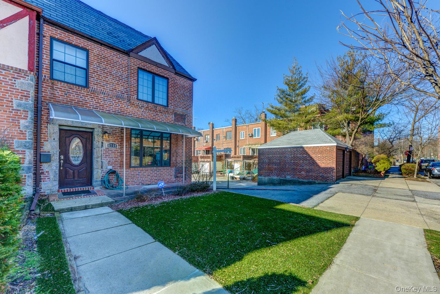 #2 photo, 67-54 Groton Street, Forest Hills , NY 11375