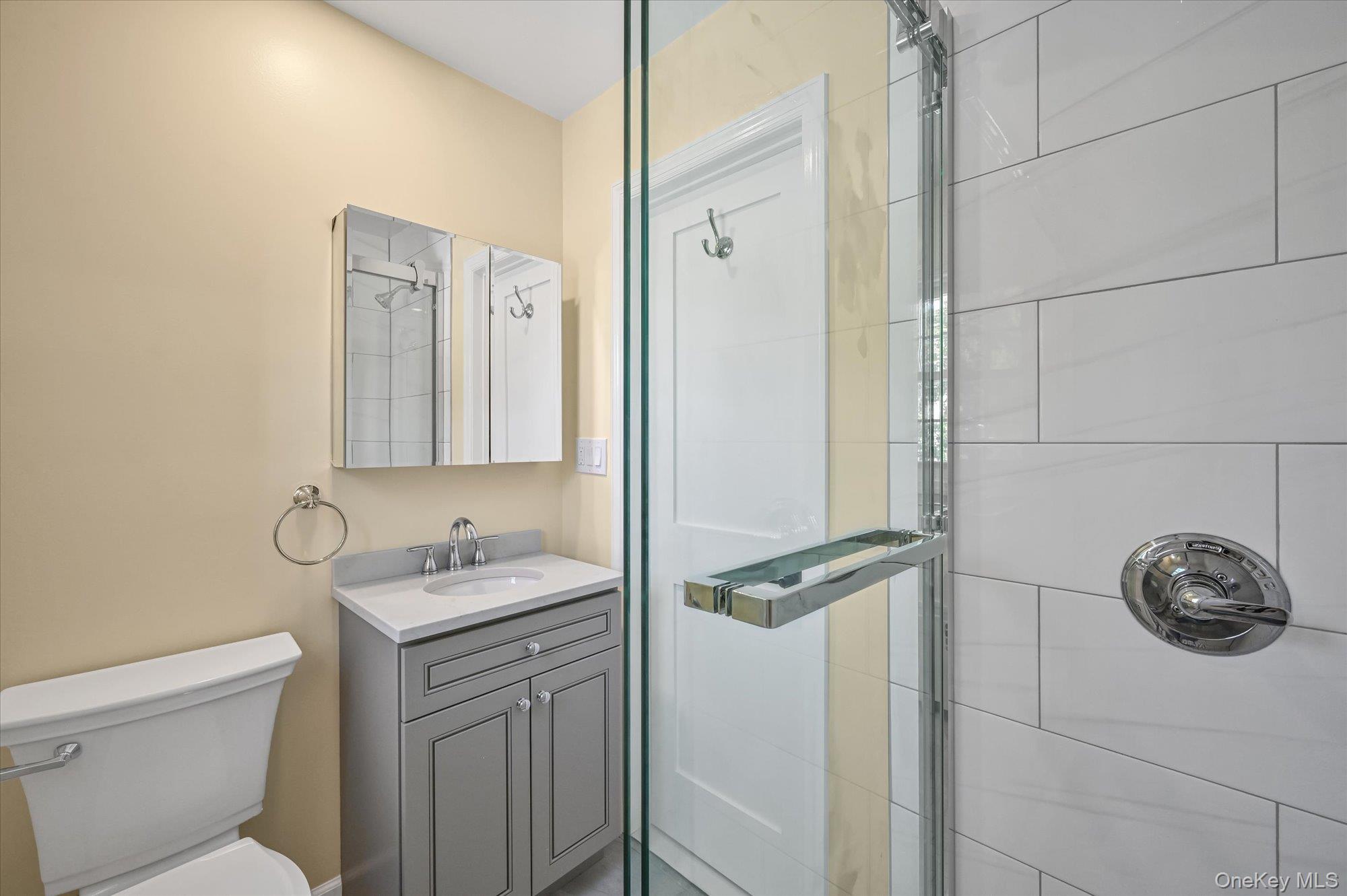 #14 photo, 95-26 243rd Street, ナッソー郡 Floral Park , NY 11001