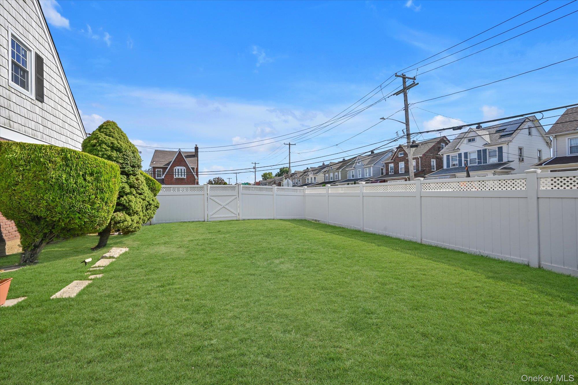 #16 photo, 95-26 243rd Street, ナッソー郡 Floral Park , NY 11001