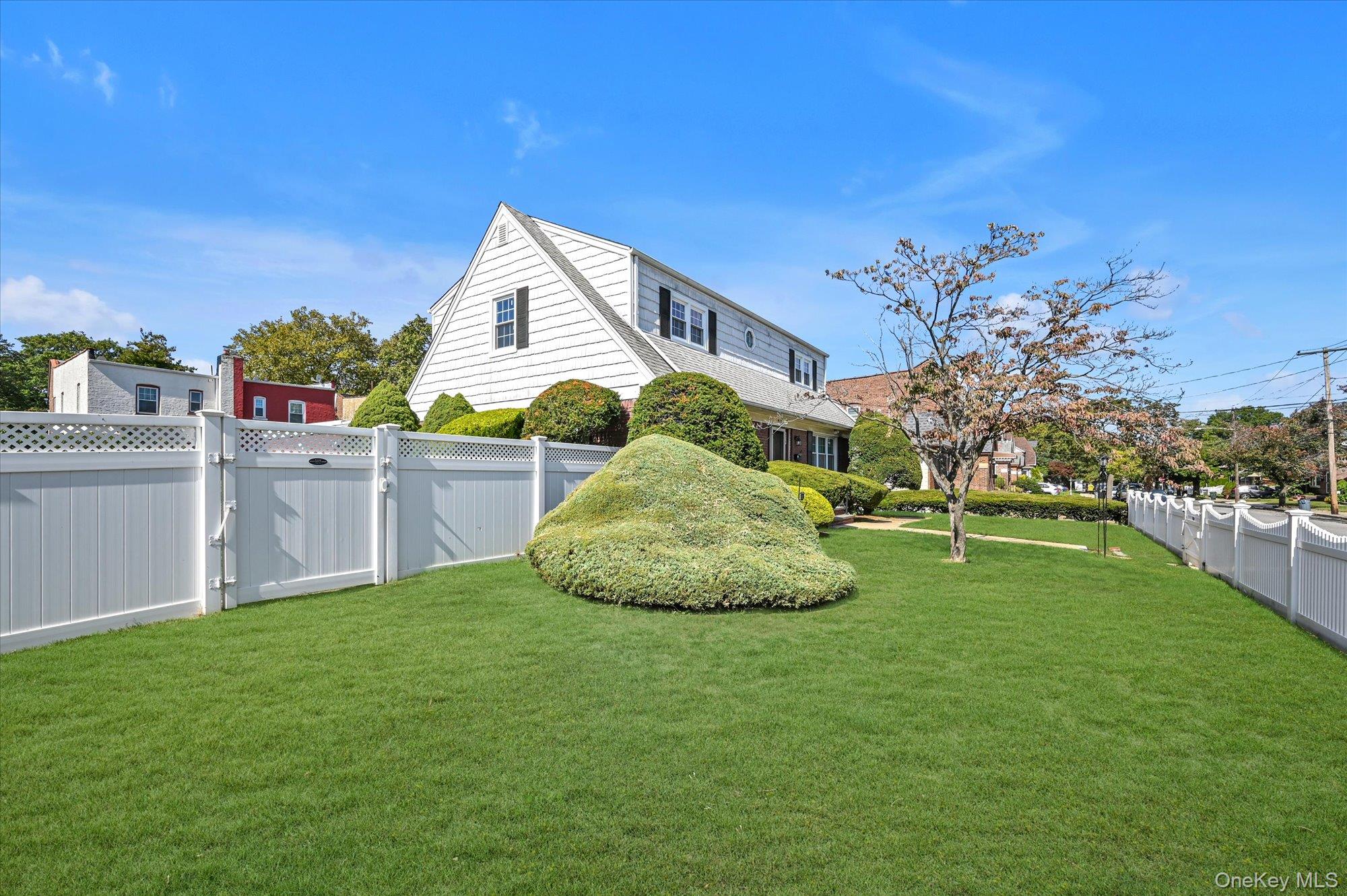 #17 photo, 95-26 243rd Street, ナッソー郡 Floral Park , NY 11001