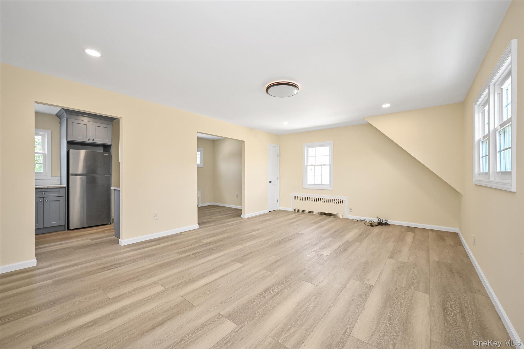 #3 photo, 95-26 243rd Street, ナッソー郡 Floral Park , NY 11001