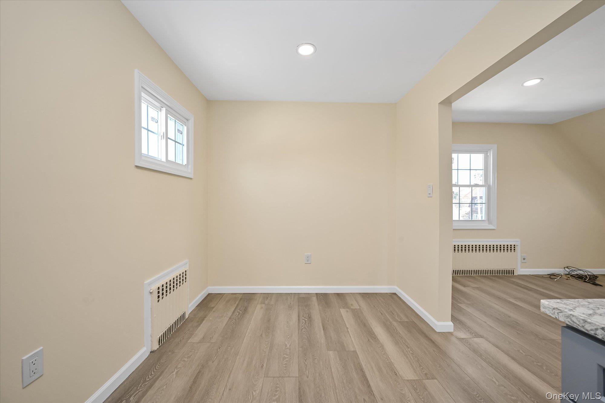 #5 photo, 95-26 243rd Street, ナッソー郡 Floral Park , NY 11001