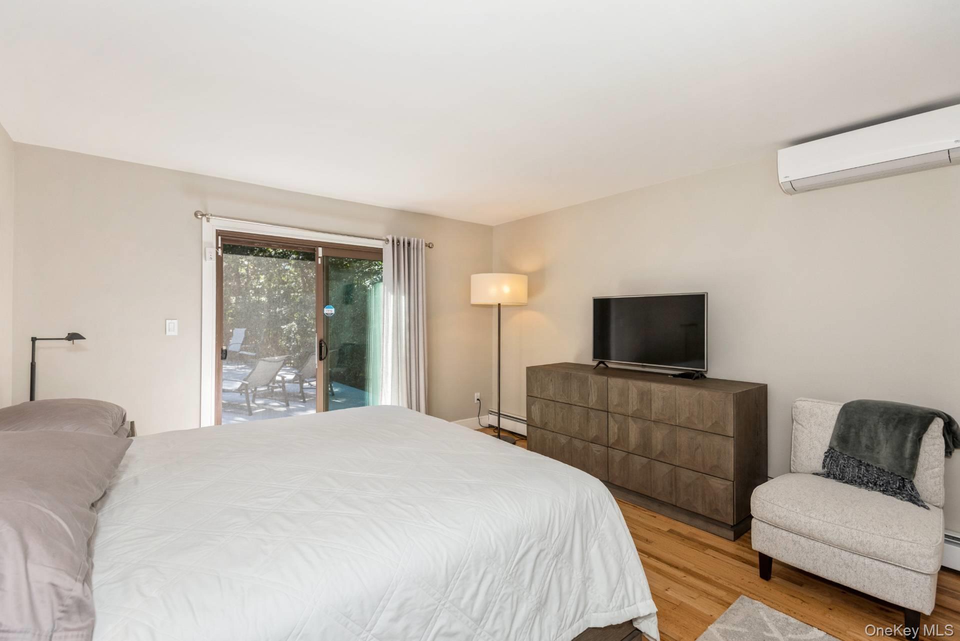 #16 photo, 1 Deer Path, Quogue , NY 11959