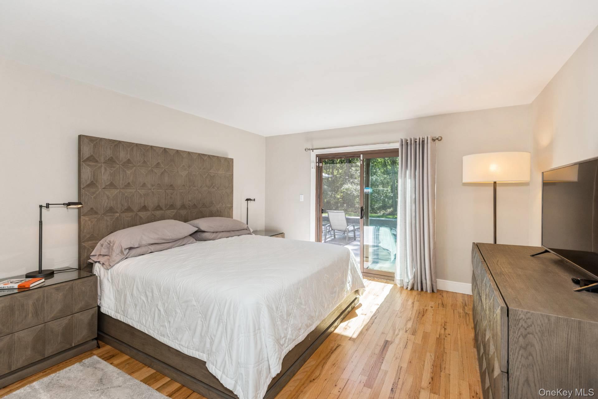 #17 photo, 1 Deer Path, Quogue , NY 11959