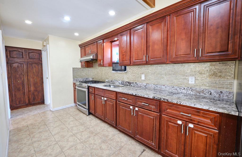 #5 photo, 23009 87th Avenue, Queens Village , NY 11427