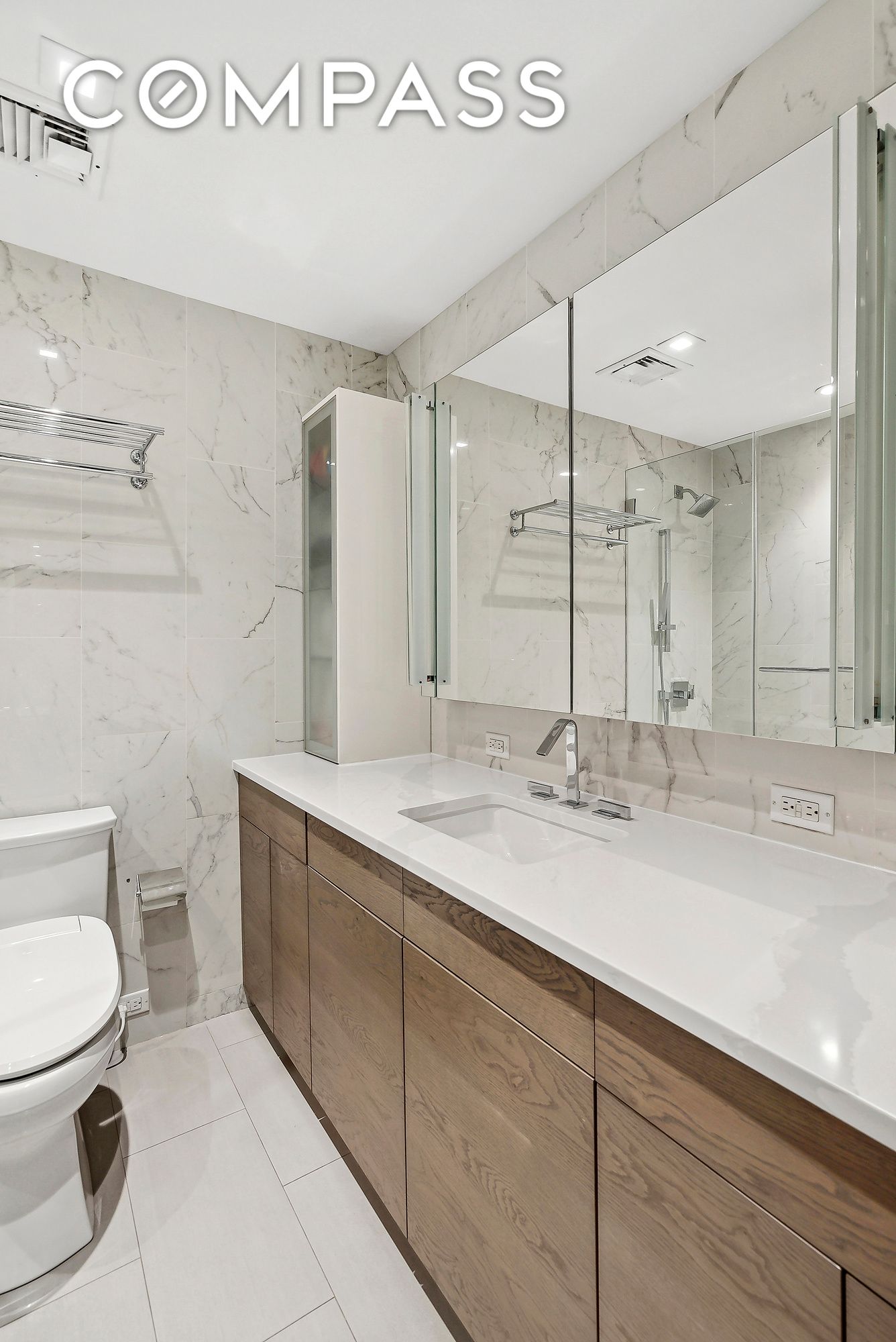 #11 photo, 641 5th Avenue, マンハッタン Midtown East , NY 10022