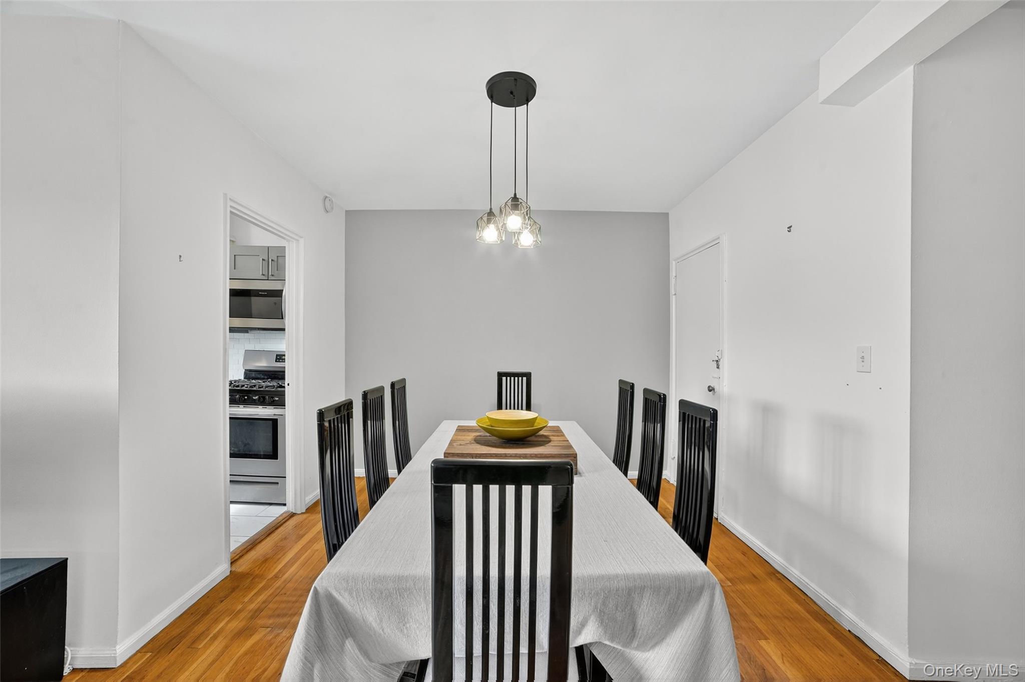 #18 photo, 12 Westchester Avenue, White Plains , NY 10601