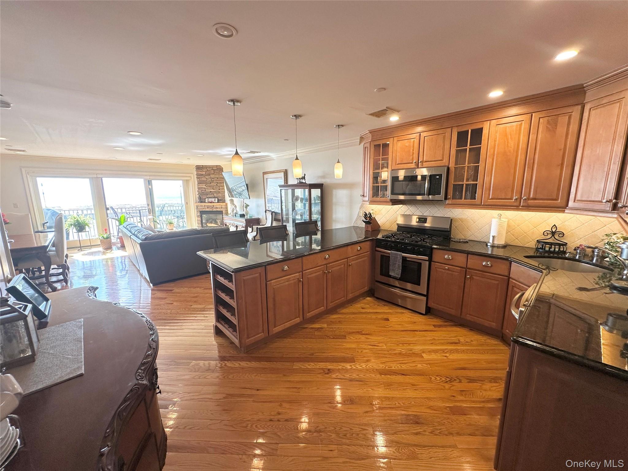 #5 photo, 353 W Broadway, ナッソー郡 Long Beach , NY 11561