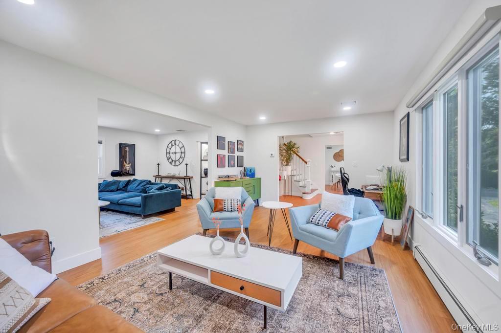 #12 photo, 18 Stonehurst Lane, Dix Hills , NY 11746