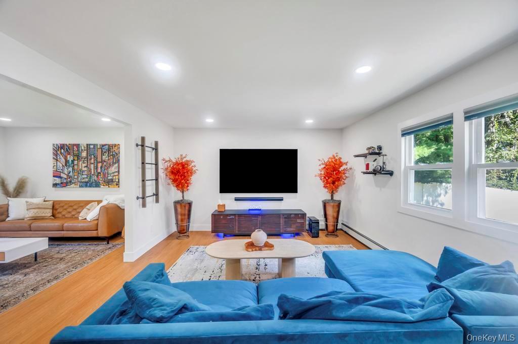 #14 photo, 18 Stonehurst Lane, Dix Hills , NY 11746