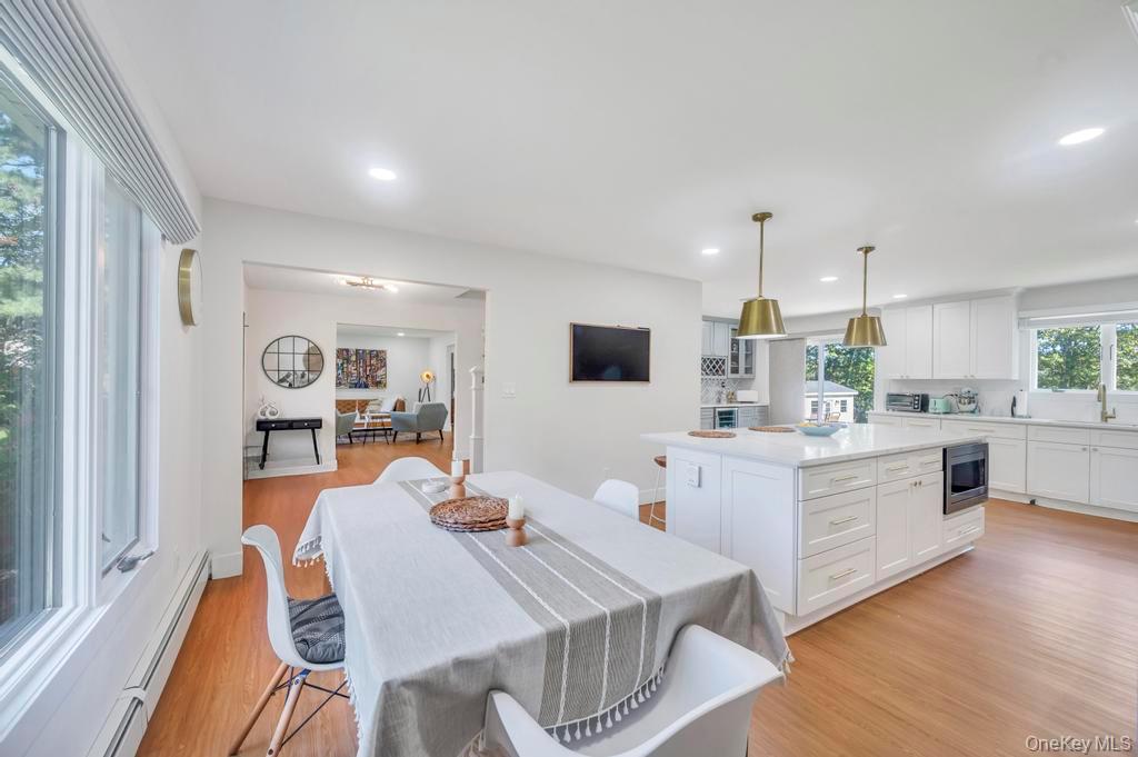 #19 photo, 18 Stonehurst Lane, Dix Hills , NY 11746