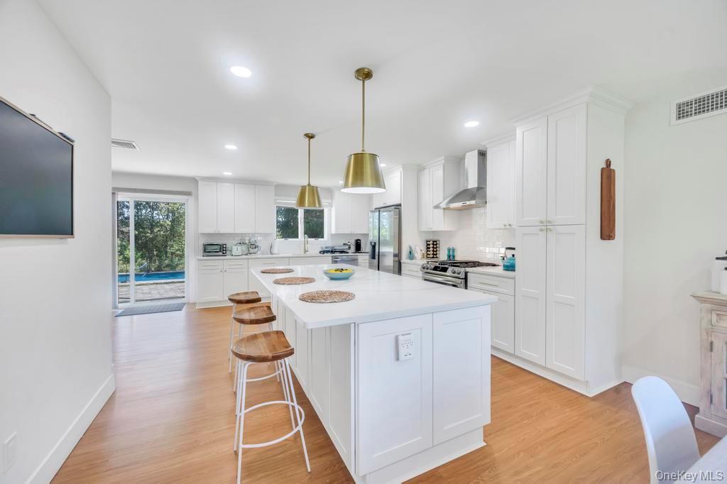 #20 photo, 18 Stonehurst Lane, Dix Hills , NY 11746