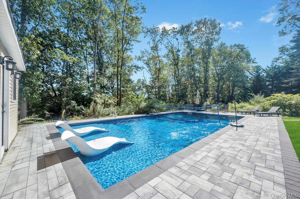 #6 photo, 18 Stonehurst Lane, Dix Hills , NY 11746