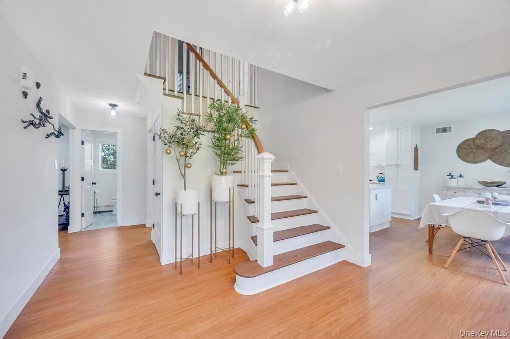 #9 photo, 18 Stonehurst Lane, Dix Hills , NY 11746