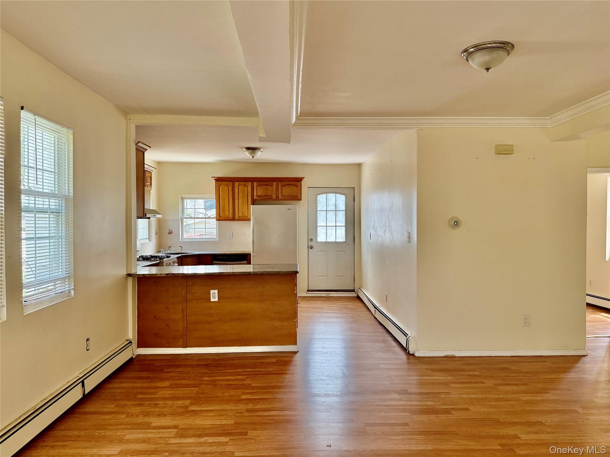 #6 photo, 223 Jackson Avenue, Mineola , NY 11501