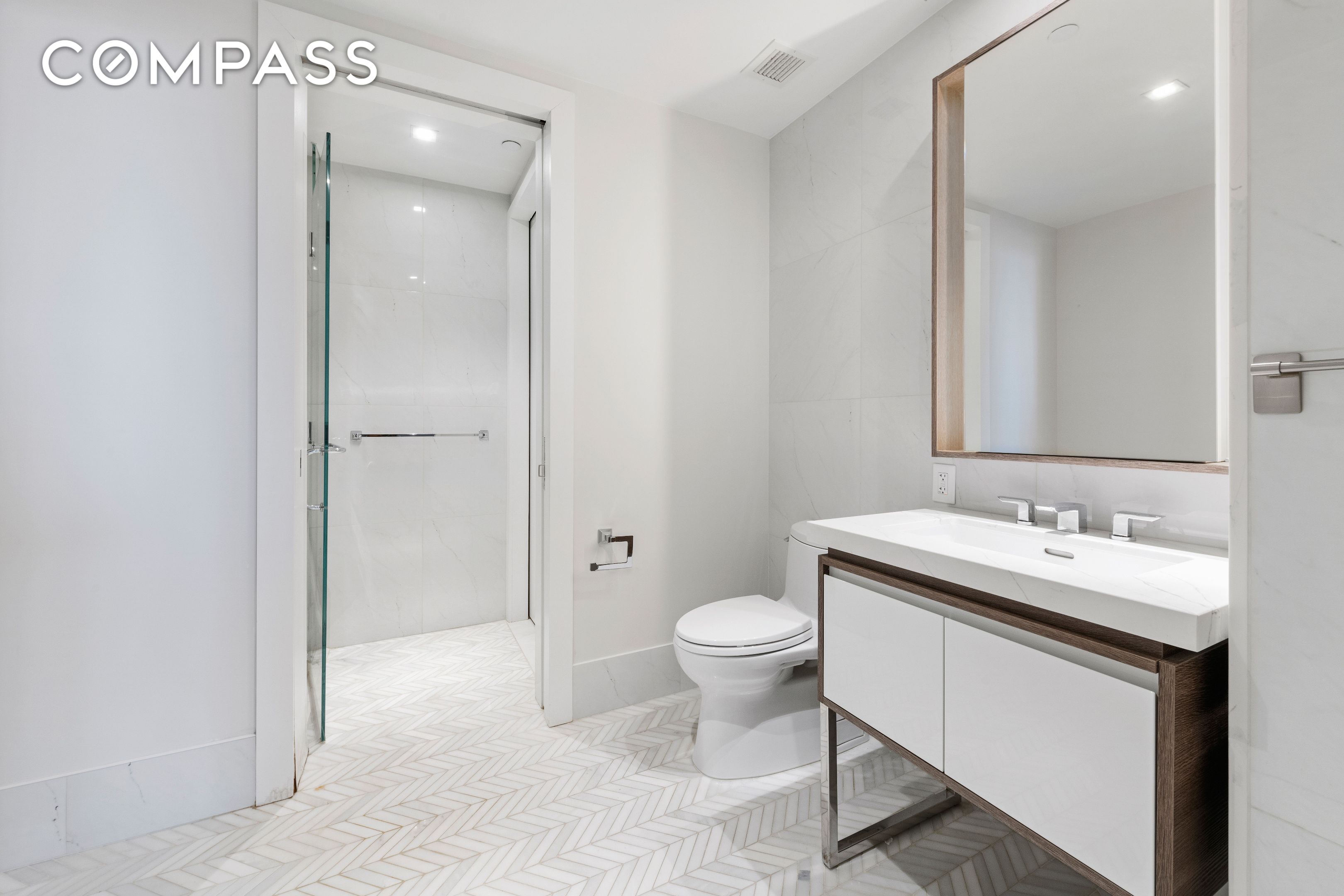 #13 photo, 505-513 W 43rd Street, マンハッタン Hell's Kitchen , NY 10036