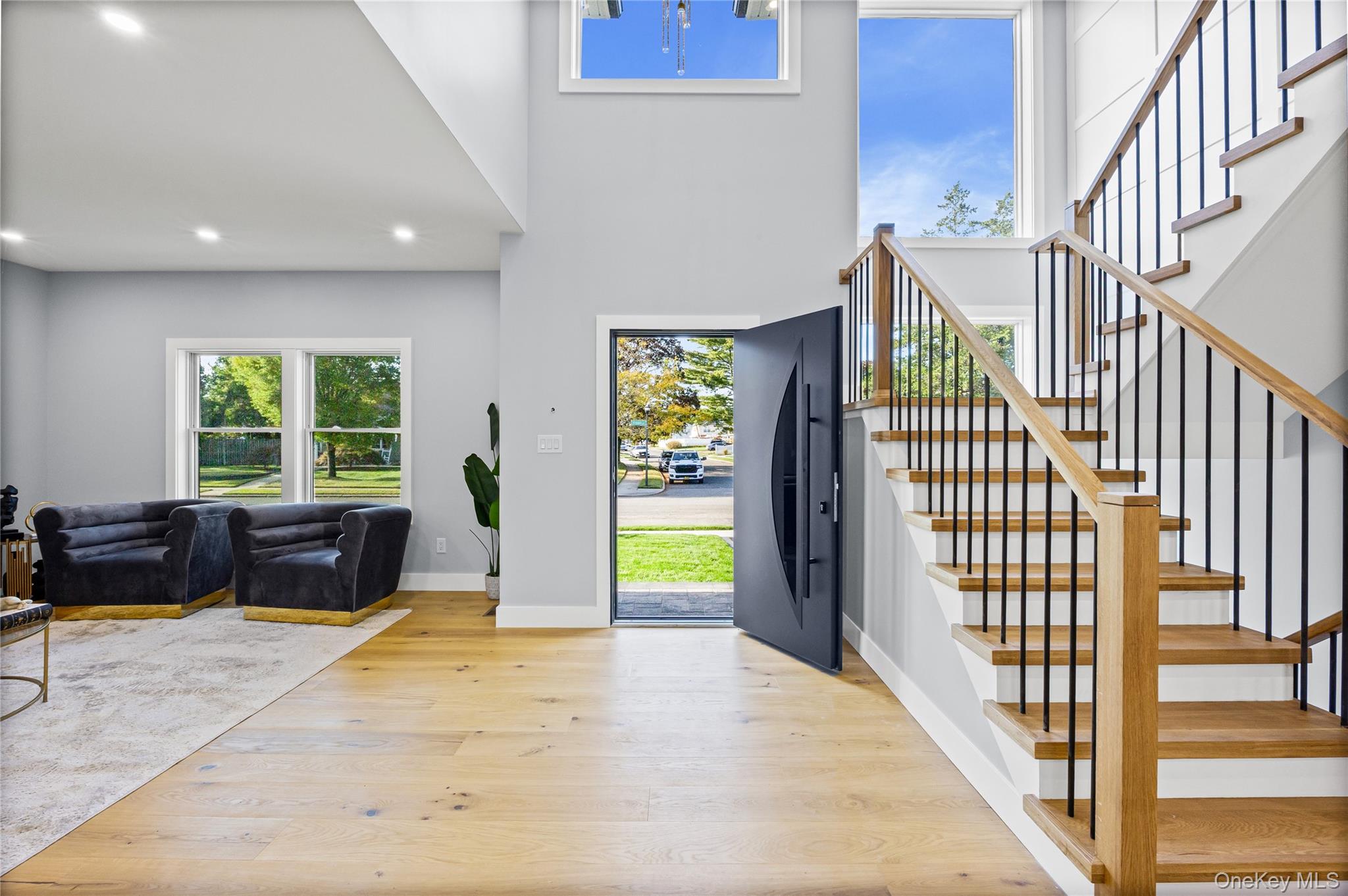 #3 photo, 10 Crown Lane, Westbury , NY 11590