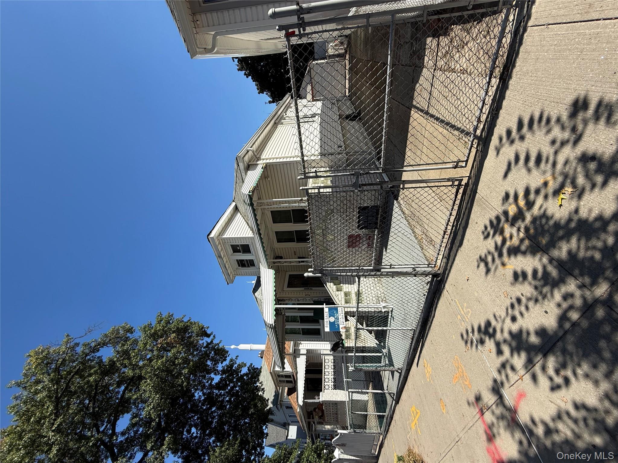 #2 photo, 10425 126th Street, Richmond Hill , NY 11419