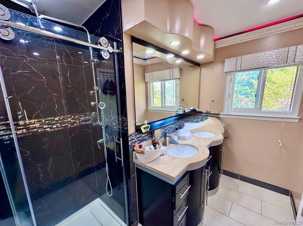 #16 photo, 62 Walnut Road, ナッソー郡 Inwood , NY 11096