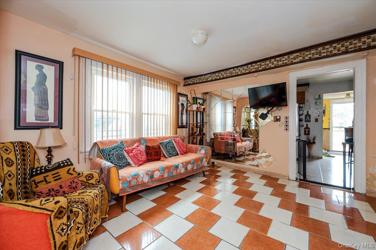 #4 photo, 174 Hoffman Avenue, Elmont , NY 11003