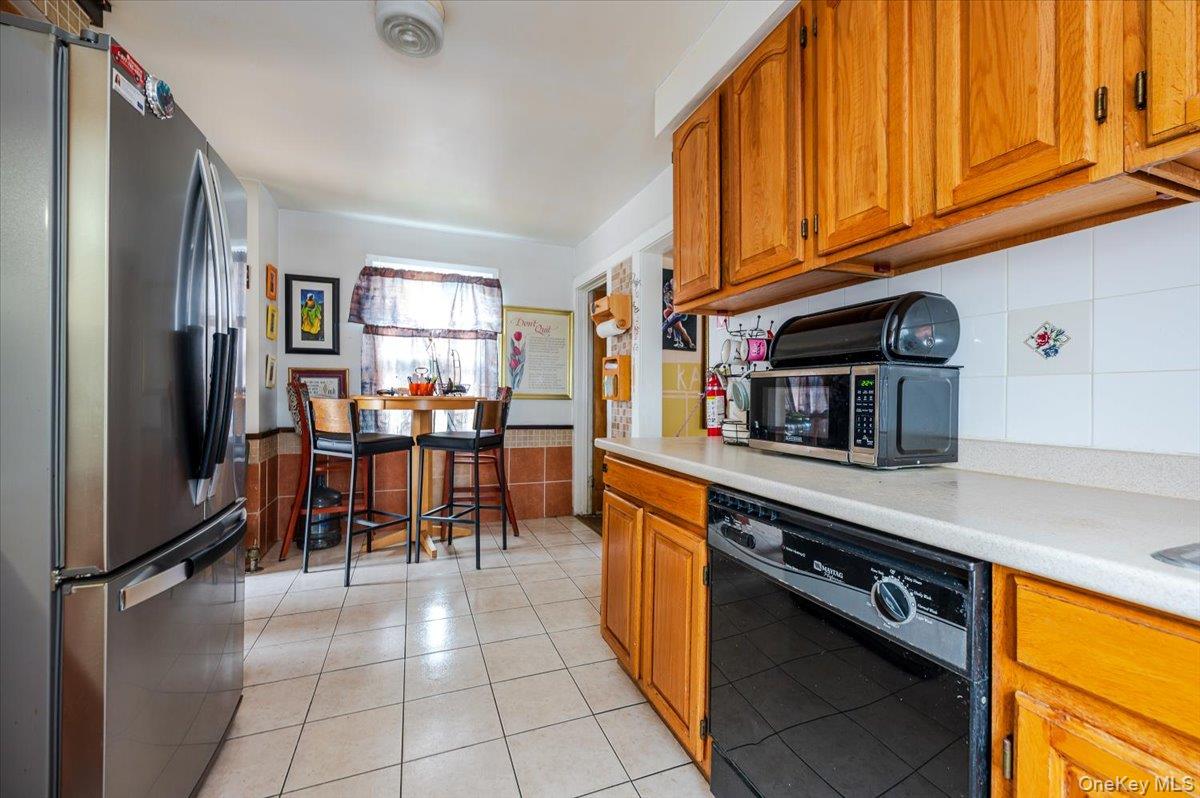 #8 photo, 174 Hoffman Avenue, Elmont , NY 11003