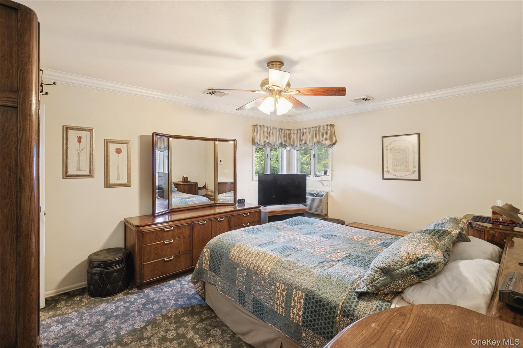 #19 photo, 3 Wood Lane, Plainview , NY 11803