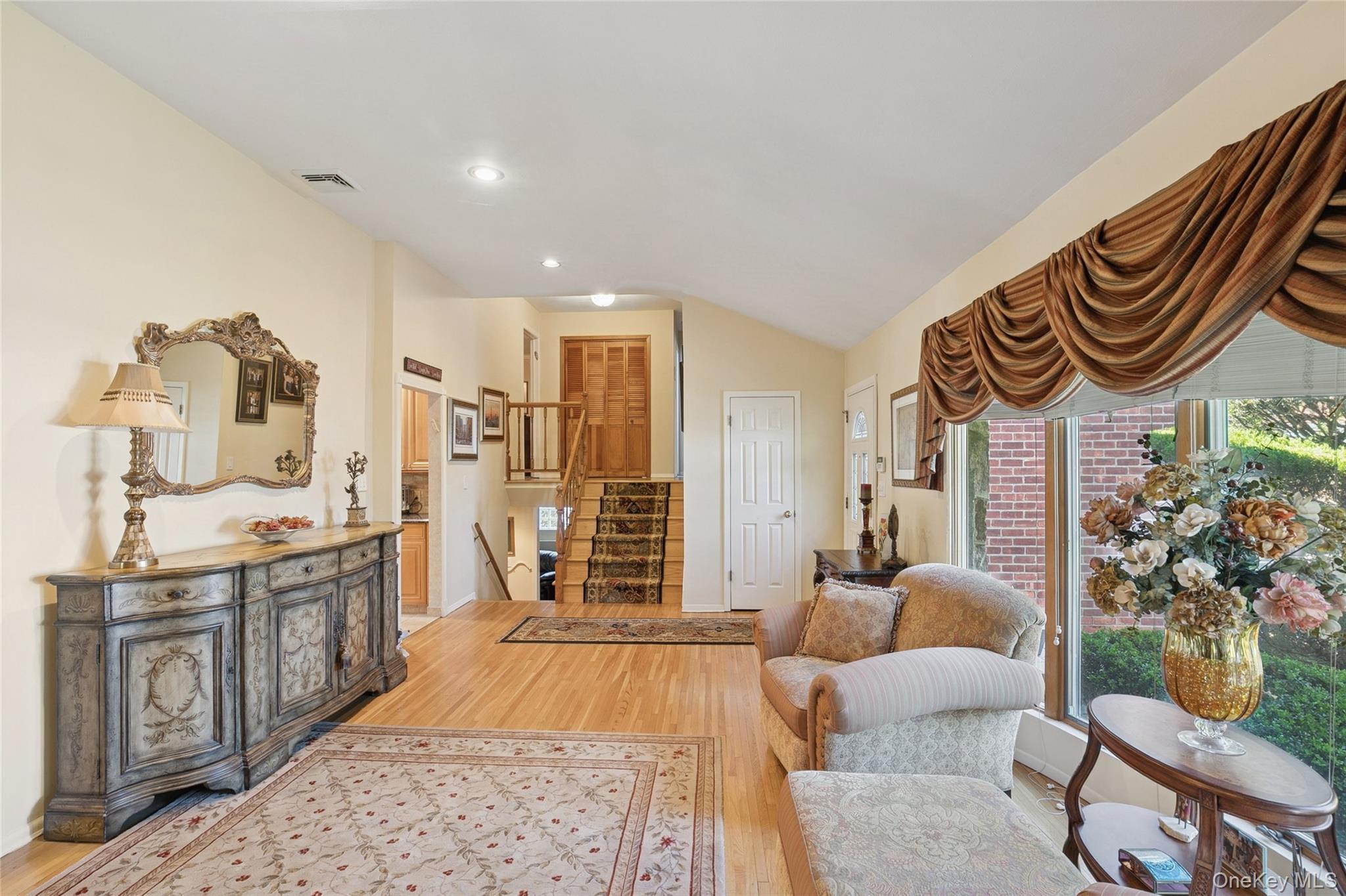 #7 photo, 3 Wood Lane, Plainview , NY 11803