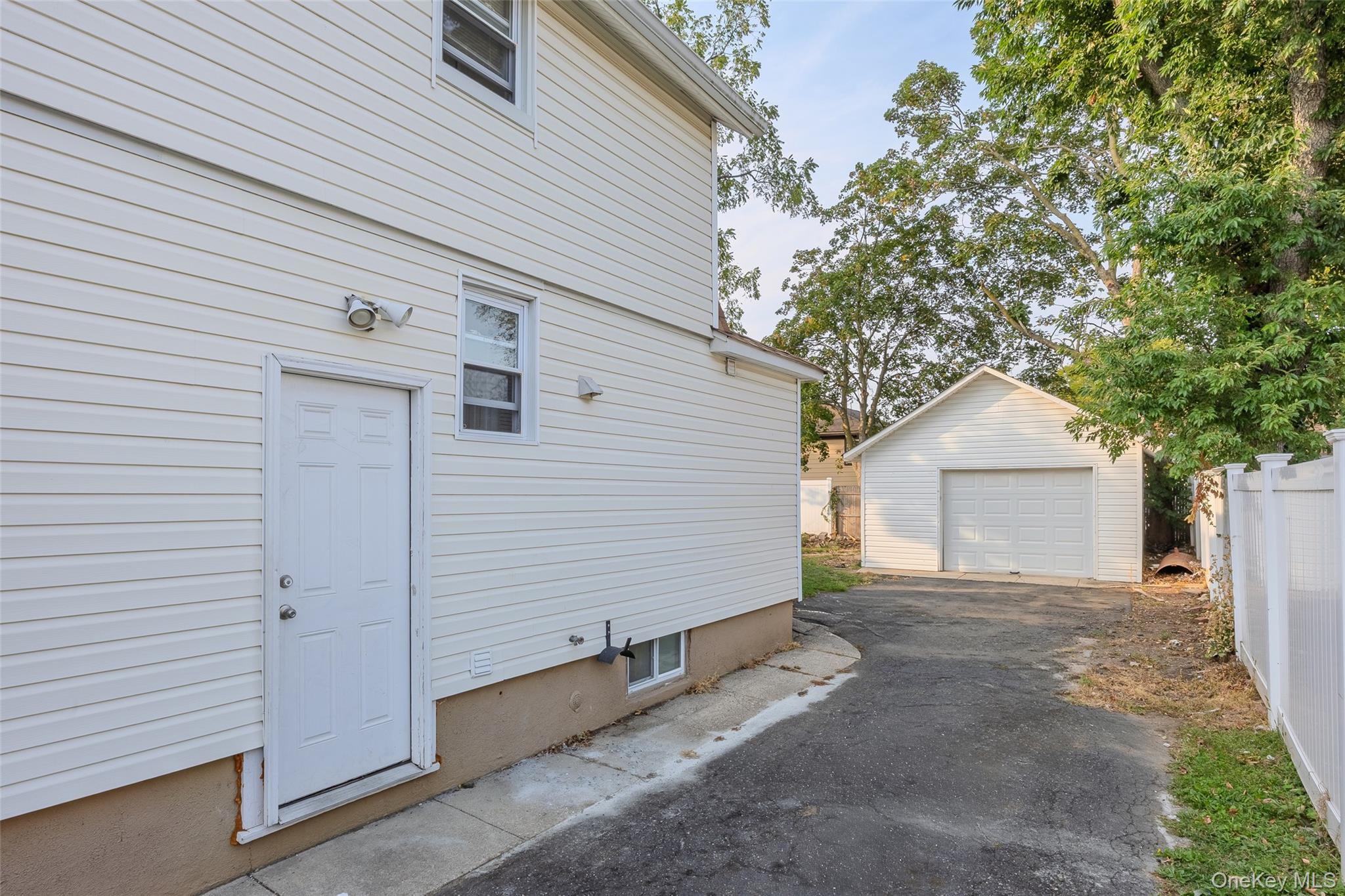 #3 photo, 187 Botsford Street, Hempstead , NY 11550