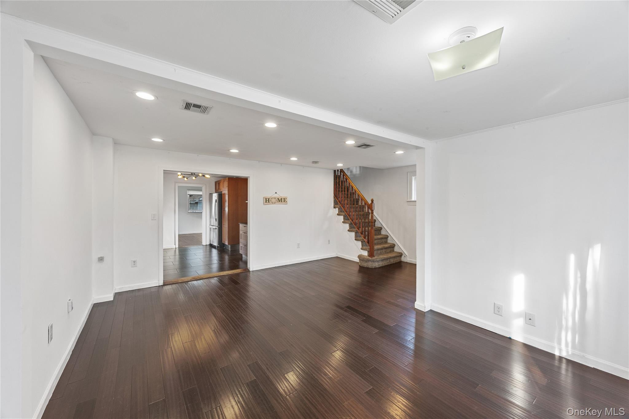 #9 photo, 187 Botsford Street, Hempstead , NY 11550