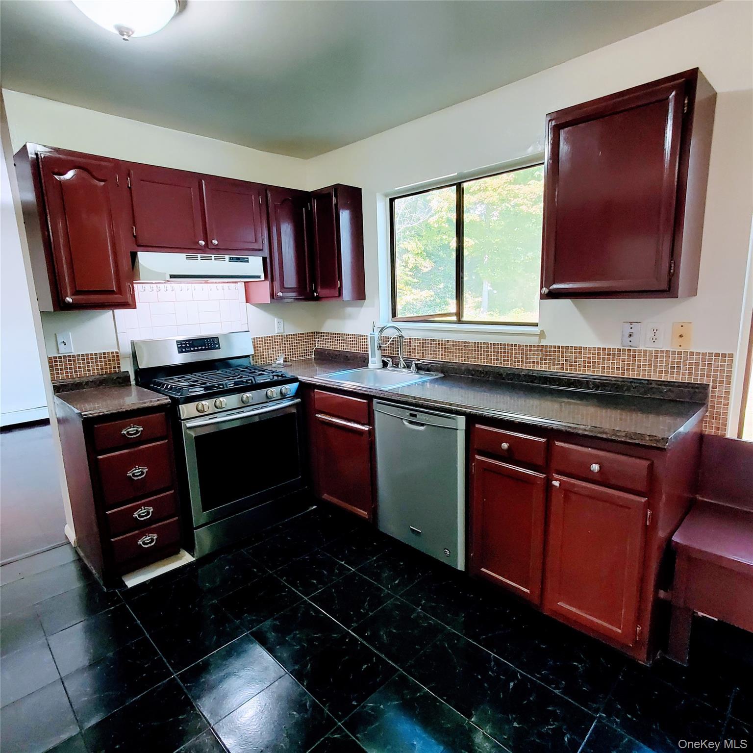 #12 photo, 3 Hook Road, Poughkeepsie , NY 12601