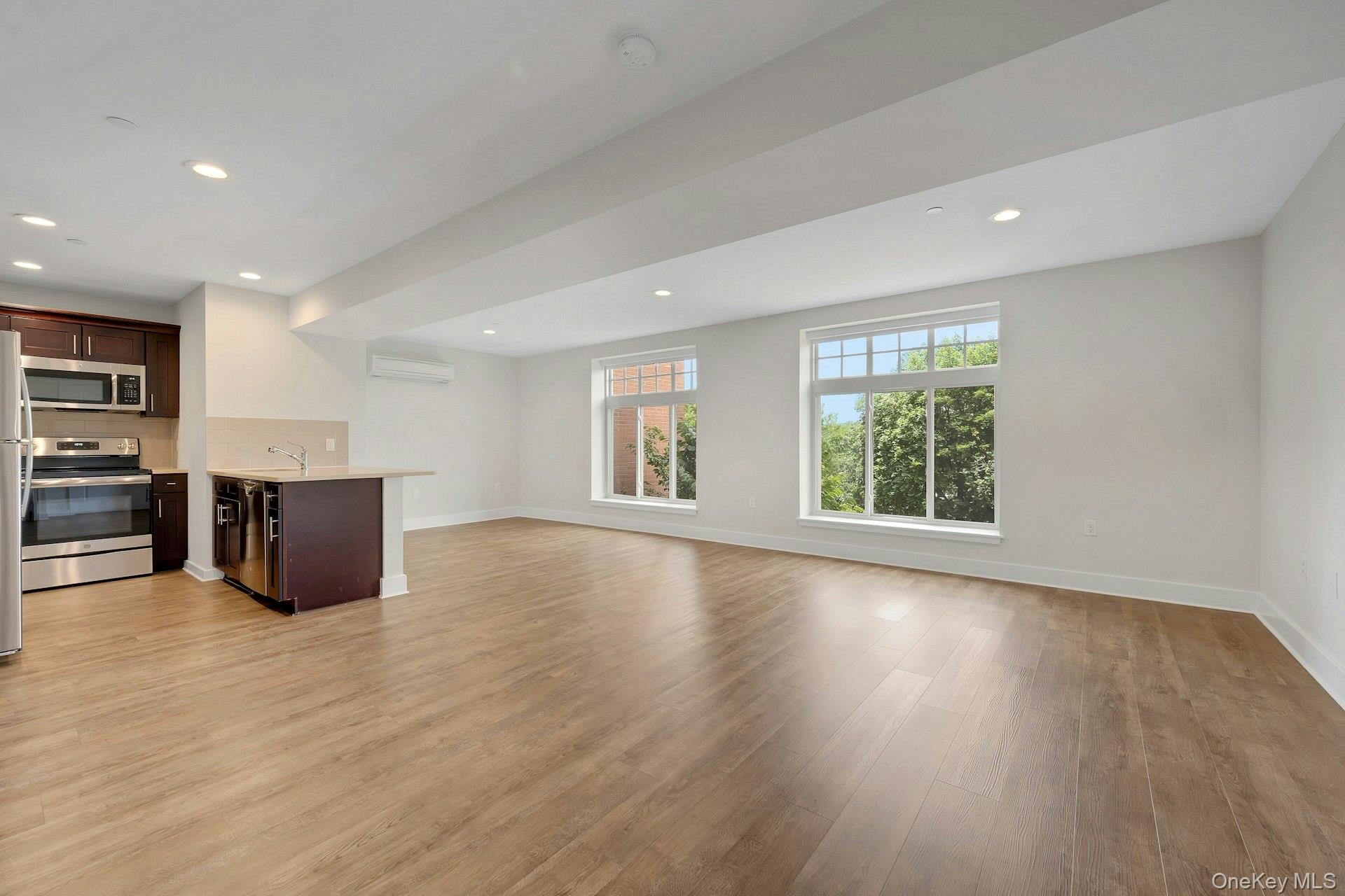 #11 photo, 40 Jackson Avenue, Eastchester , NY 10709