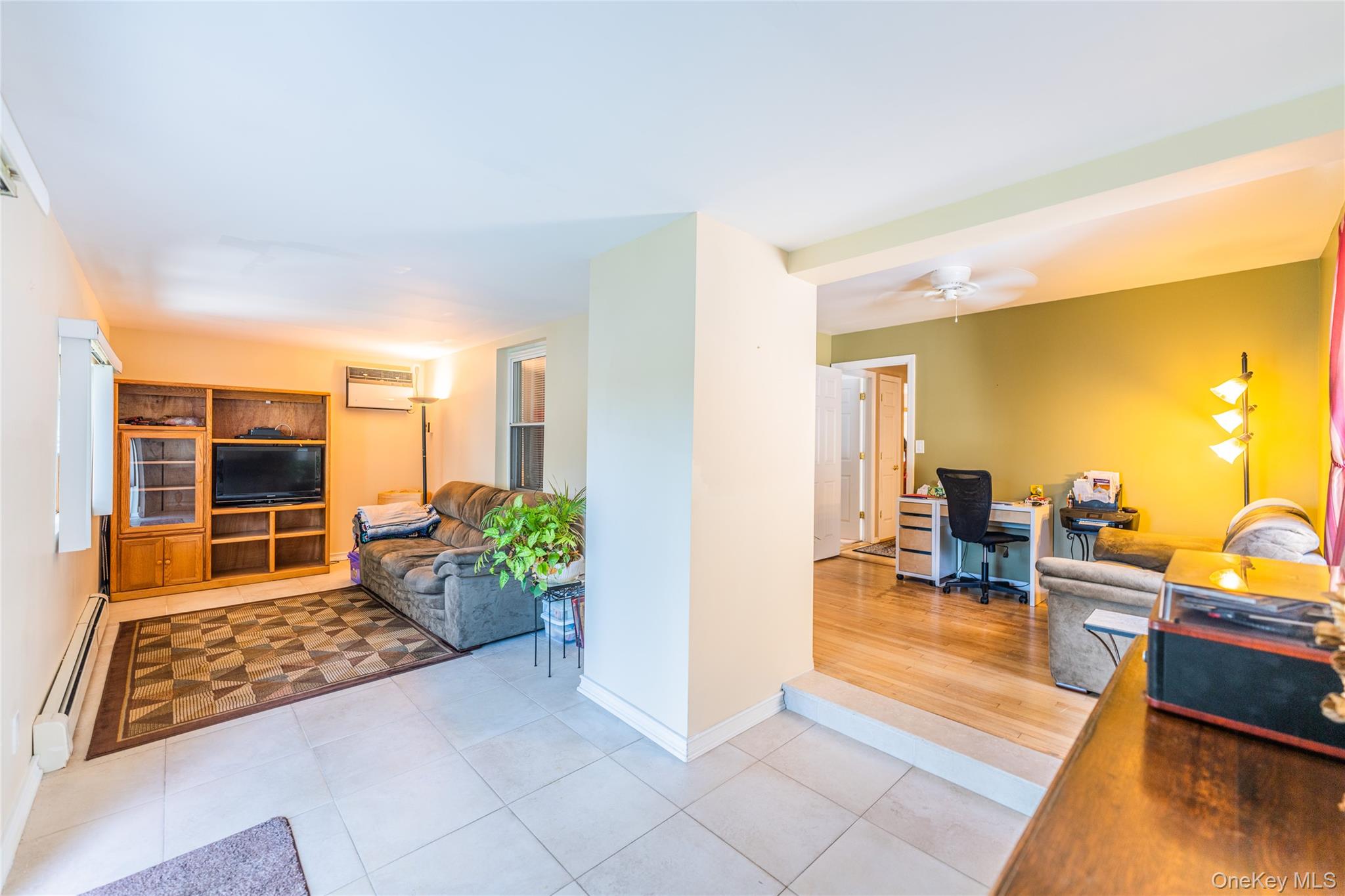 #13 photo, 80-37 259th Street, Glen Oaks , NY 11004