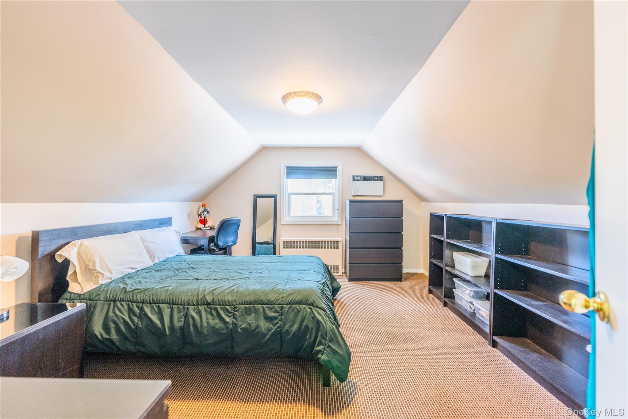 #14 photo, 80-37 259th Street, Glen Oaks , NY 11004