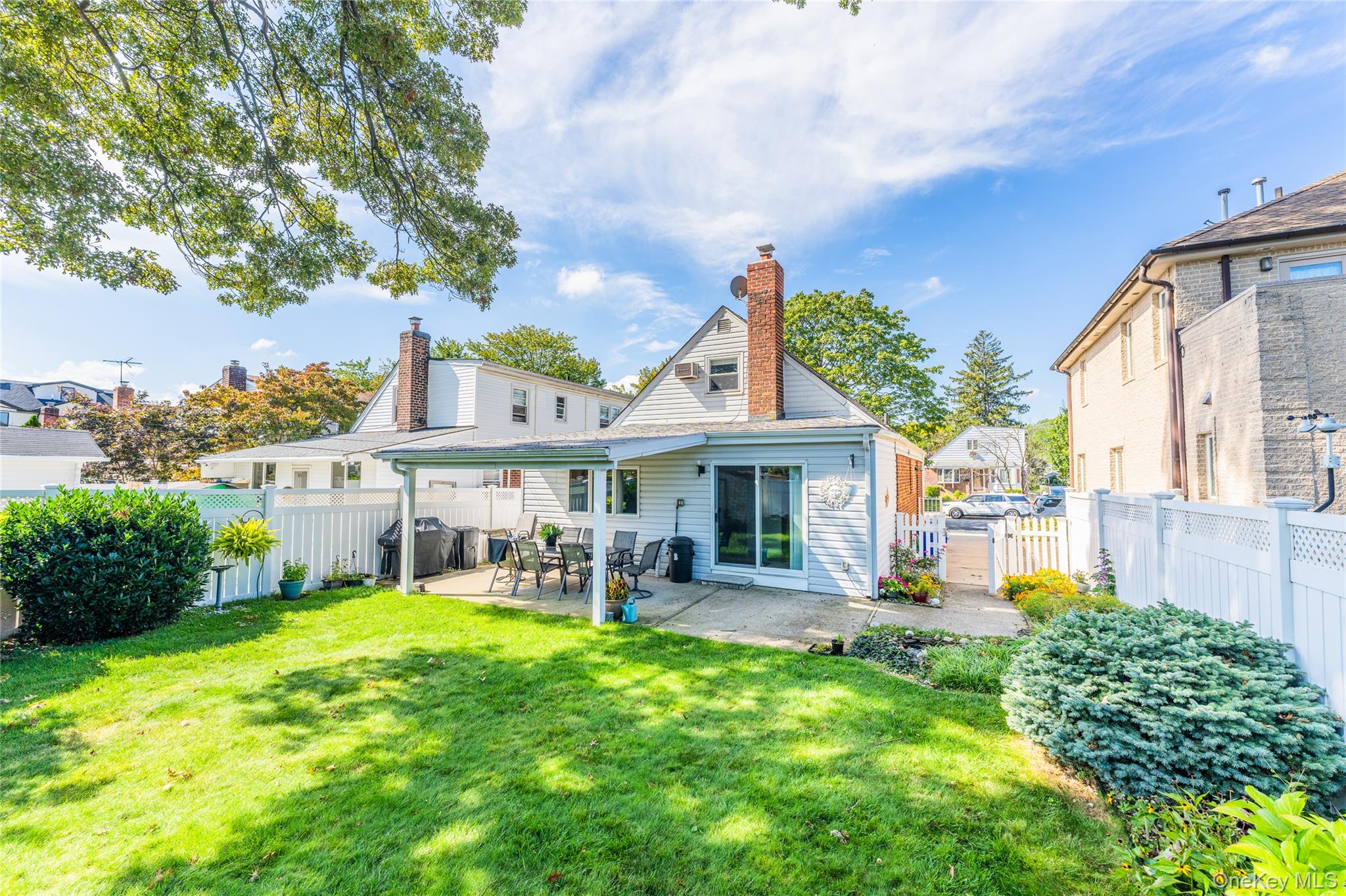 #17 photo, 80-37 259th Street, Glen Oaks , NY 11004