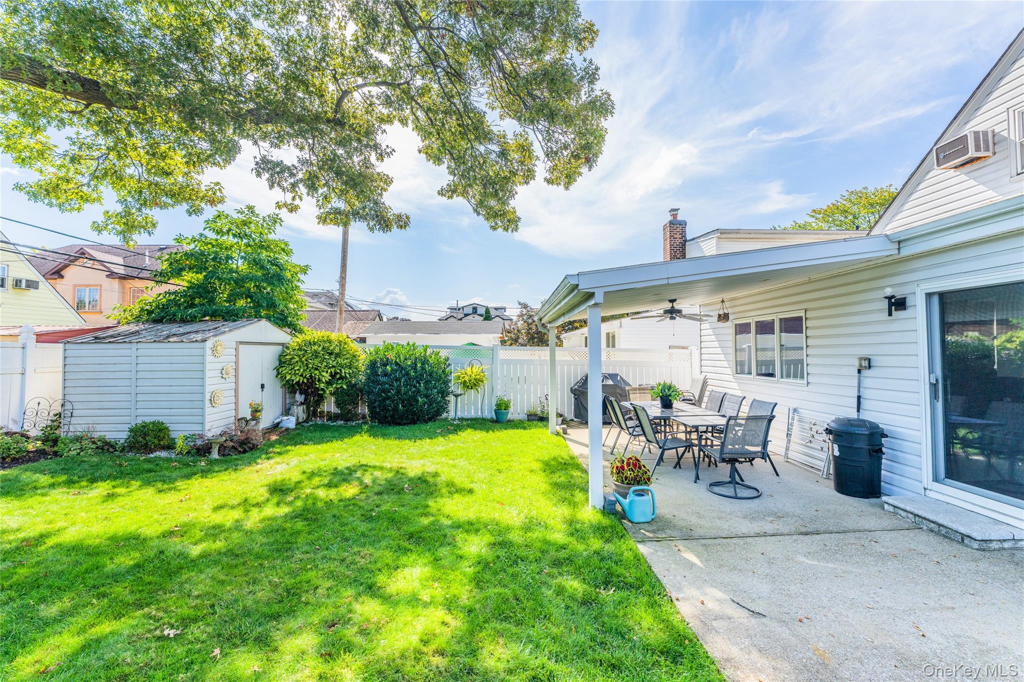 #18 photo, 80-37 259th Street, Glen Oaks , NY 11004