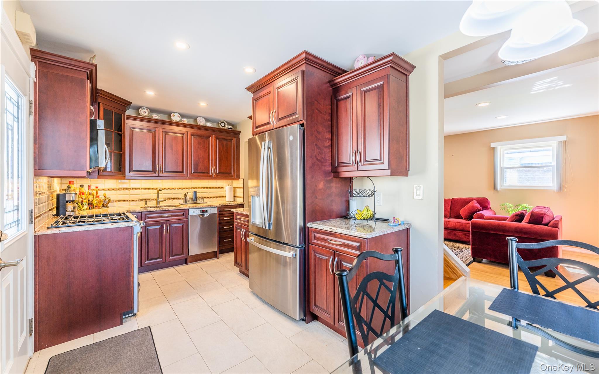 #3 photo, 80-37 259th Street, Glen Oaks , NY 11004