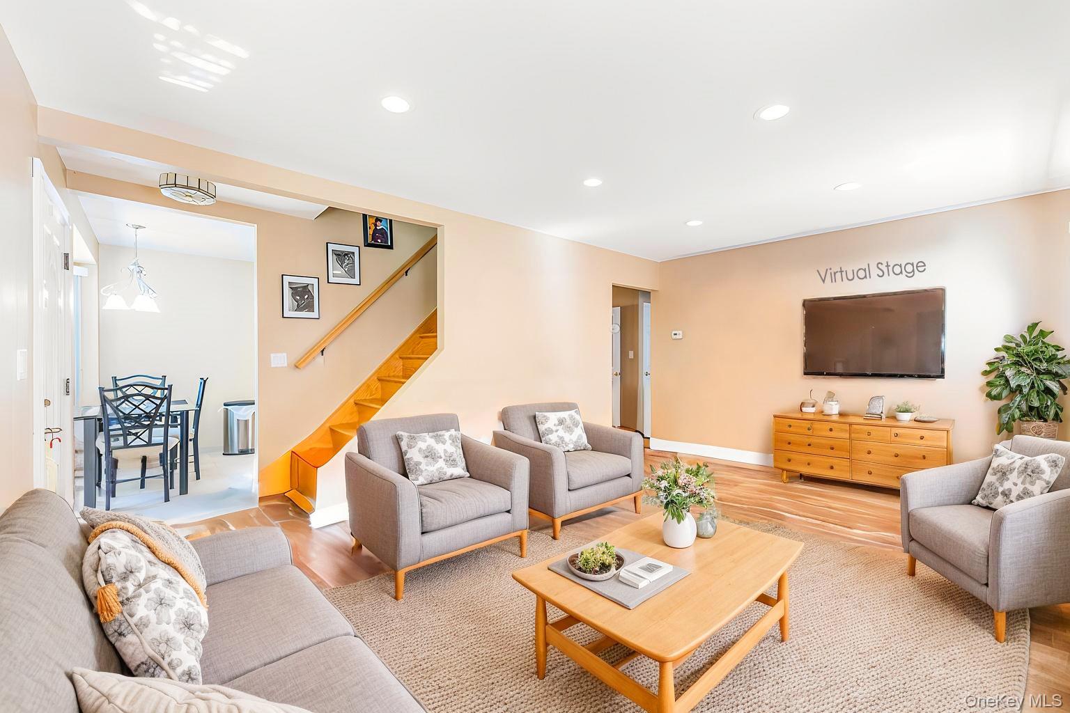 #6 photo, 80-37 259th Street, Glen Oaks , NY 11004