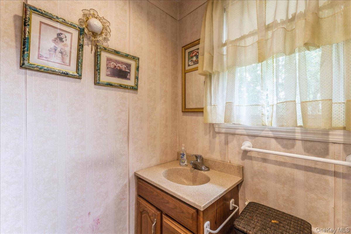 #13 photo, 246 Wellington Road, Mineola , NY 11501