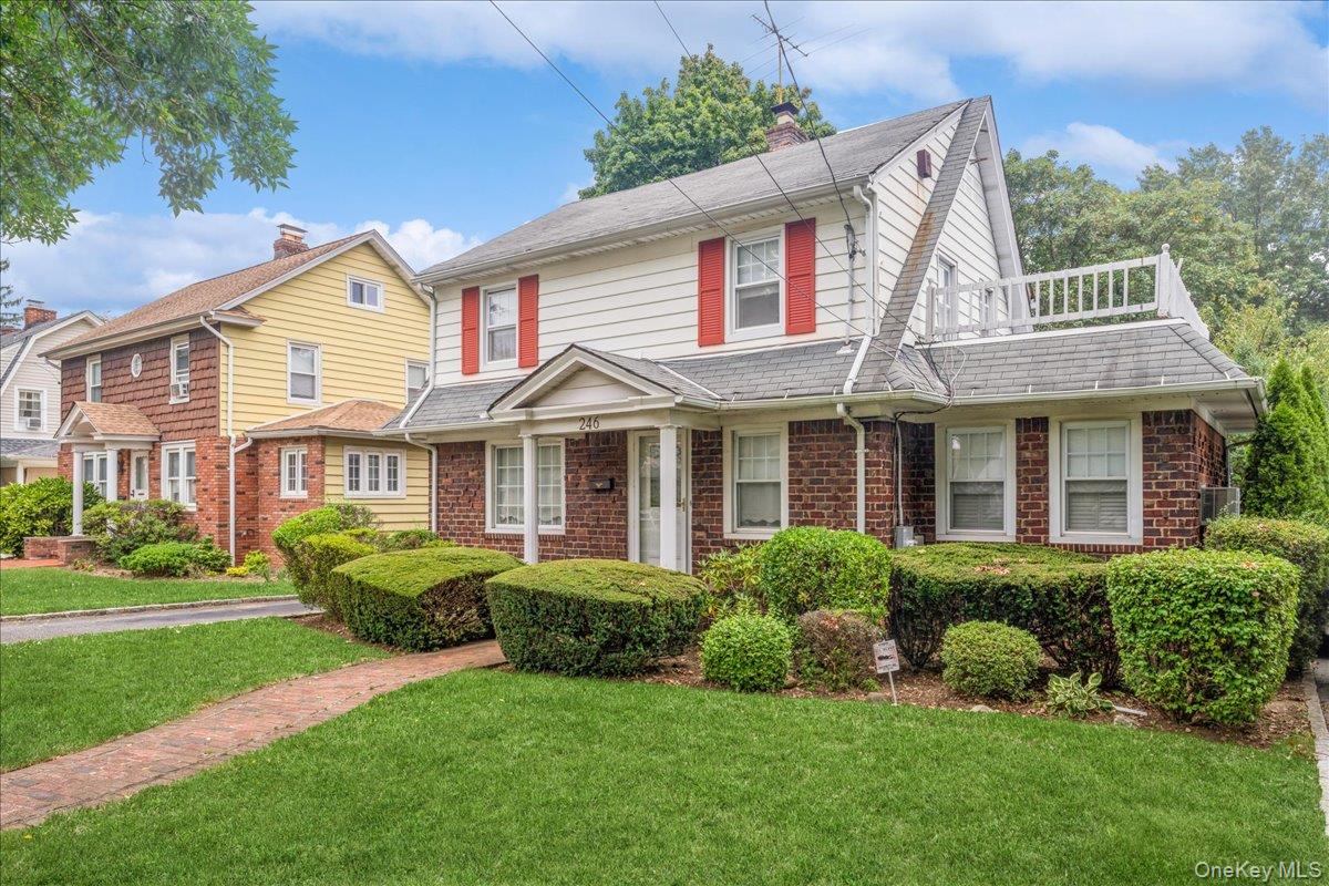 #3 photo, 246 Wellington Road, Mineola , NY 11501