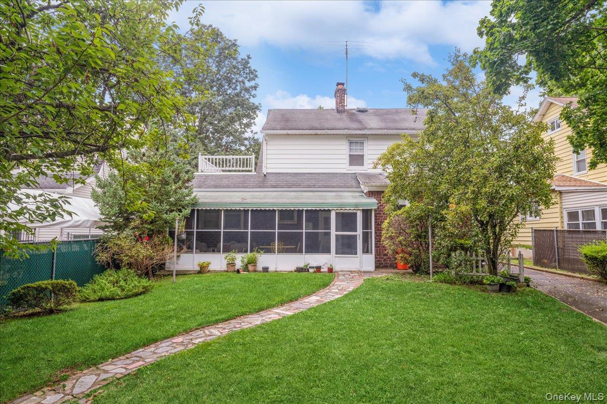 #4 photo, 246 Wellington Road, Mineola , NY 11501