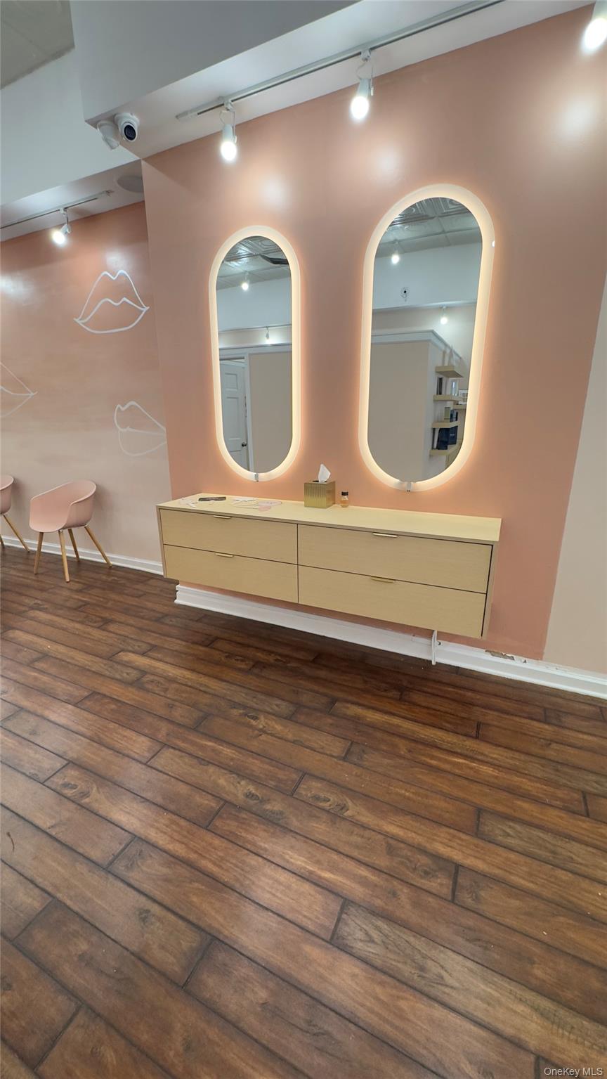 #4 photo, 754 Manhattan Avenue, Brooklyn , NY 11222