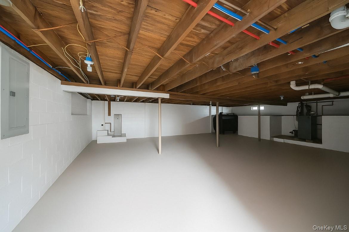 #20 photo, 11 2nd Court, Ronkonkoma , NY 11779