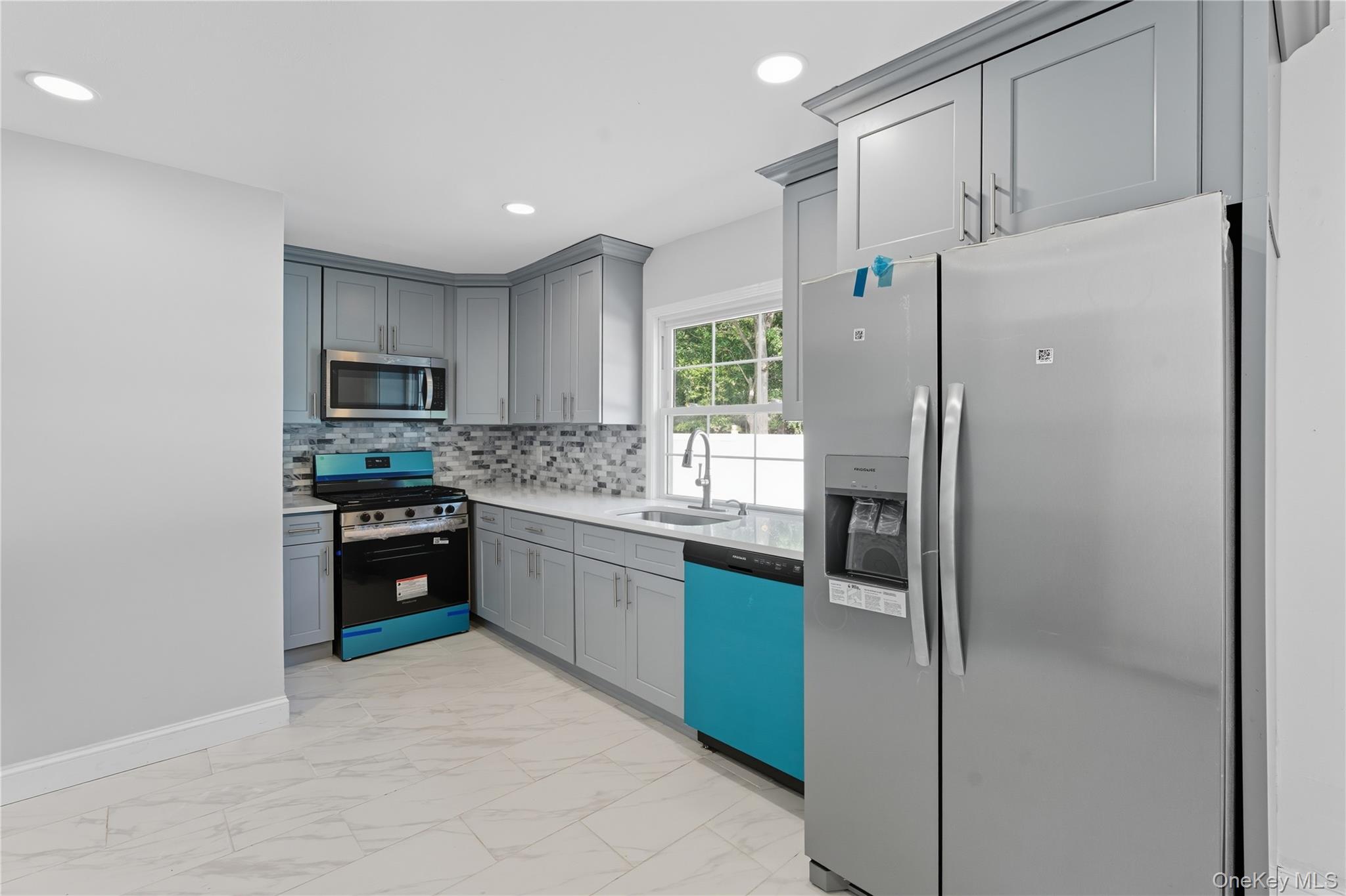 #13 photo, 87 Bellwood Avenue, South Setauket , NY 11720