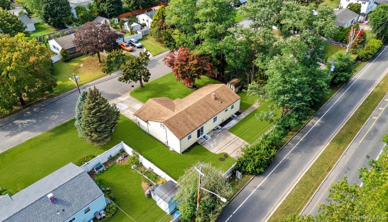 #2 photo, 87 Bellwood Avenue, South Setauket , NY 11720