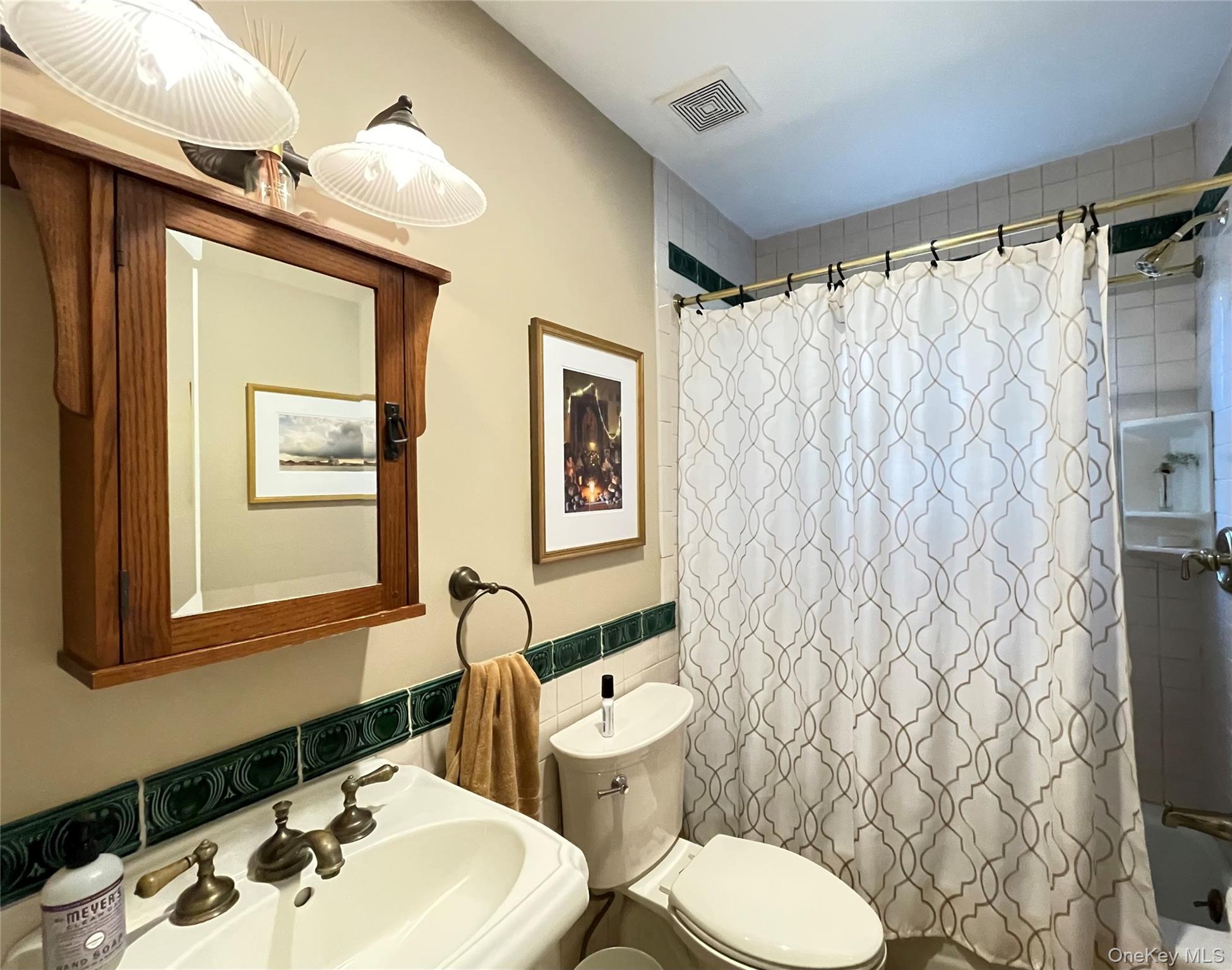 #13 photo, 4 Hillside Court, Huntington Bay , NY 11743