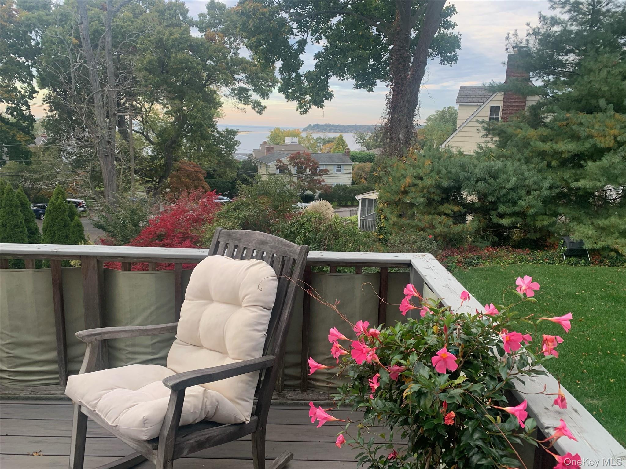 #18 photo, 4 Hillside Court, Huntington Bay , NY 11743