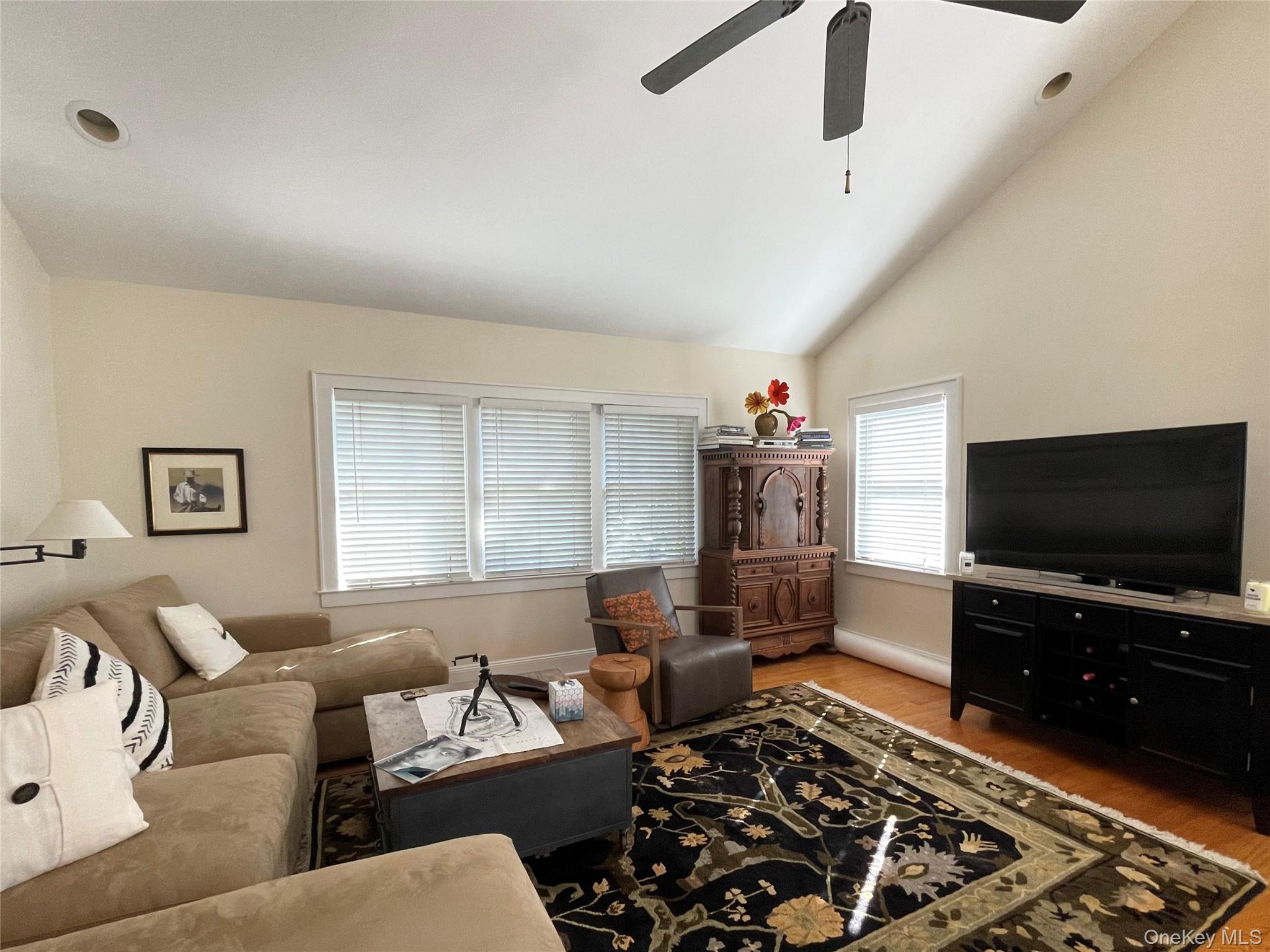 #6 photo, 4 Hillside Court, Huntington Bay , NY 11743